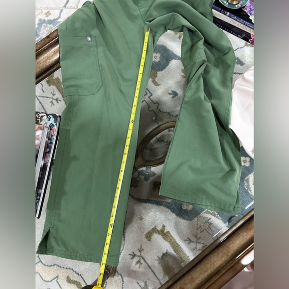 Figs Fern Green scrub pants size L petite - Picture 7 of 7